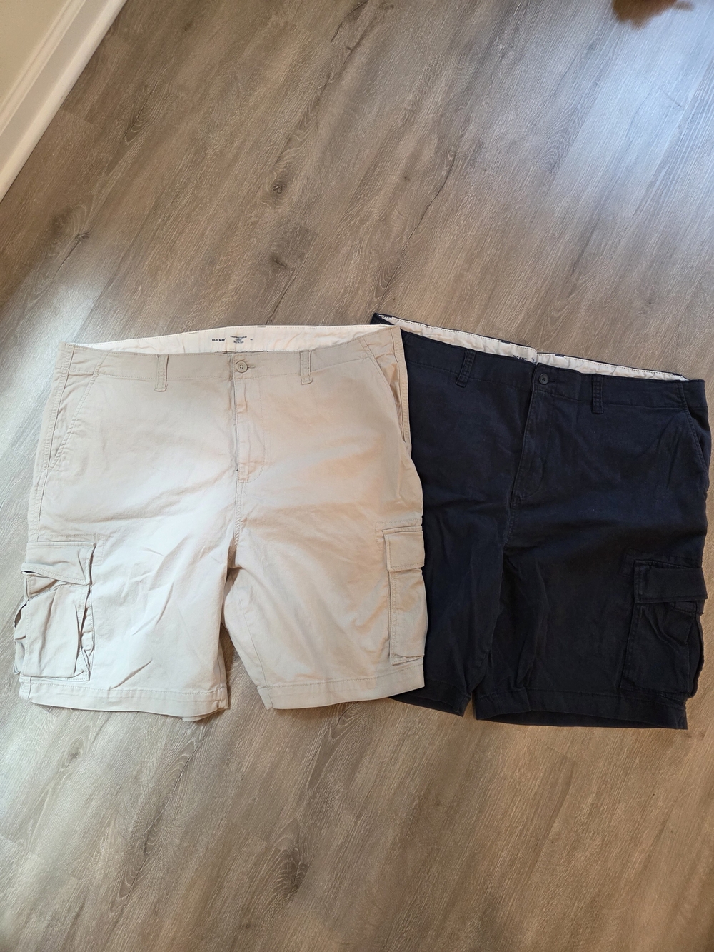 Old Navy Men's Cargo Shorts — Tan and Navy Pair